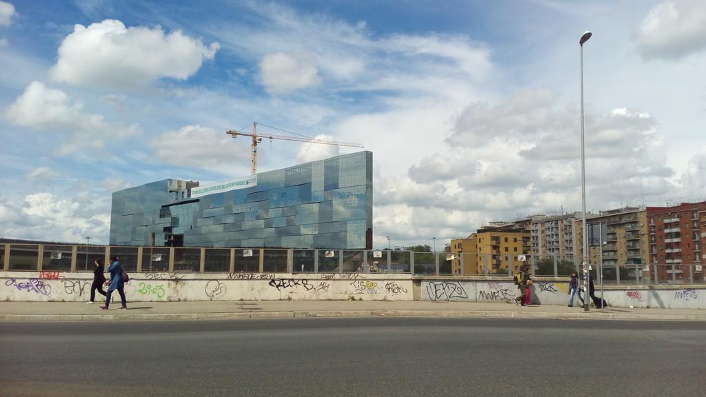 Sergio Tourist Rental Close Tiburtina Station ローマ エクステリア 写真