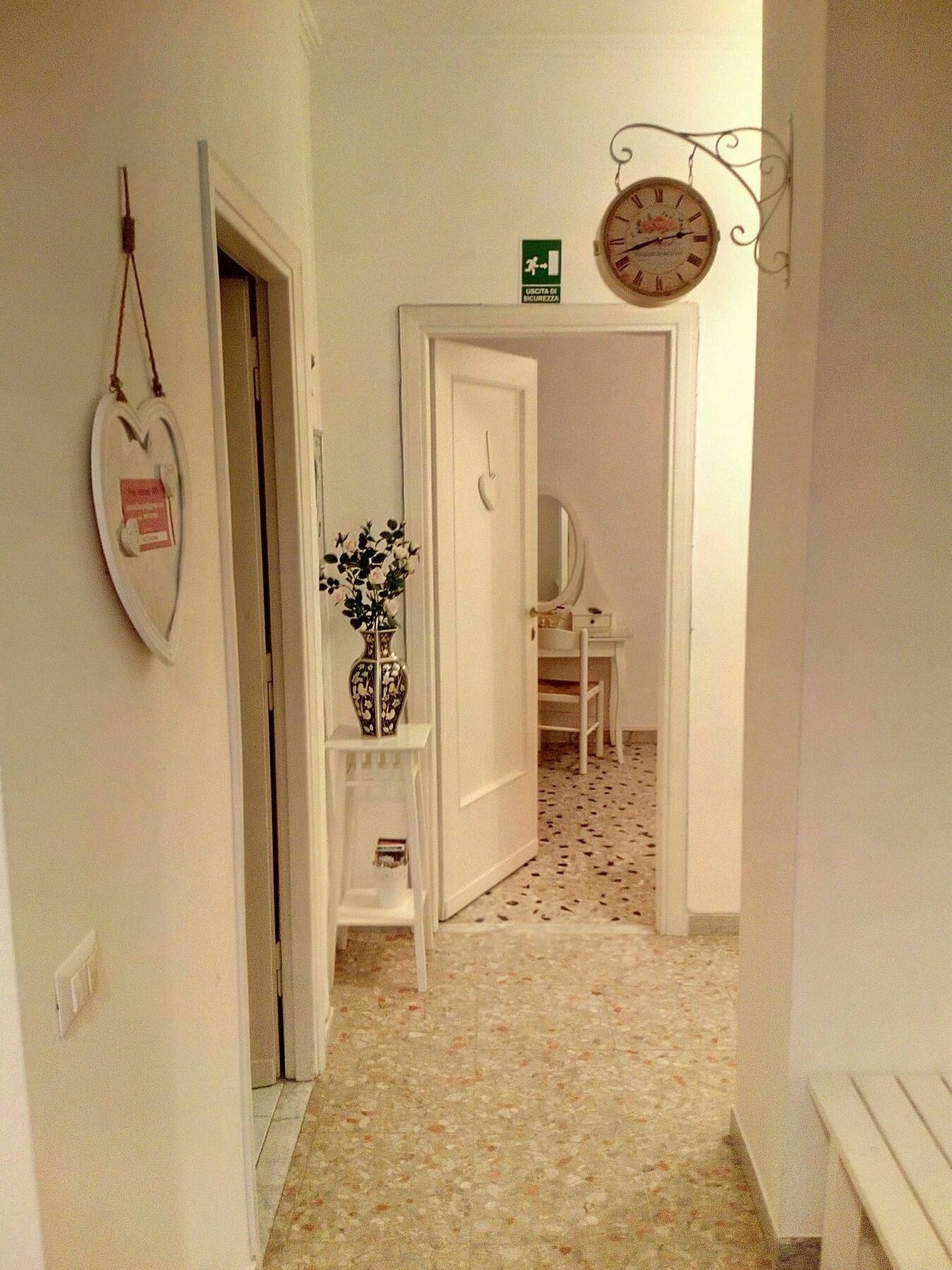 Sergio Tourist Rental Close Tiburtina Station ローマ エクステリア 写真